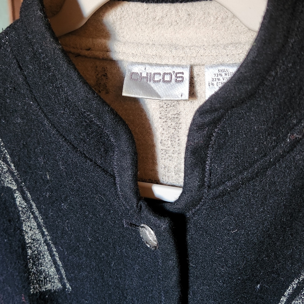 Black Geometric Pattern Jacket - Picture 4 of 4